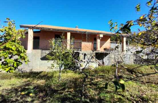 CASA SINGOLA 119MQ CON TERRENO 5.000MQ RACINTATO &#8211; DEPOSITO E CISTERNA