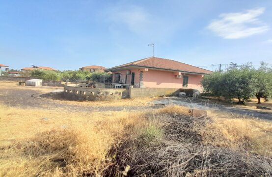 VILLA SINGOLA 200 MQ CON TERRENO 2.010 MQ E CISTERNA