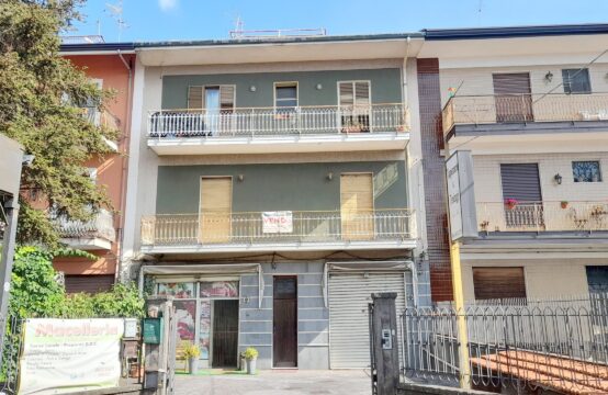 APPARTAMENTO 4 VANI AL 1° PIANO BALCONATO CON TERRAZZO